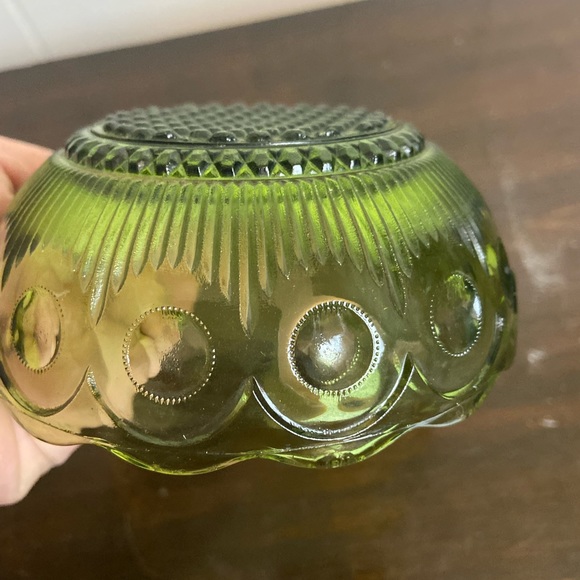 Bartlett Collins green avocado scalloped edge pressed glass bowl st Genevieve @ - Picture 3 of 6
